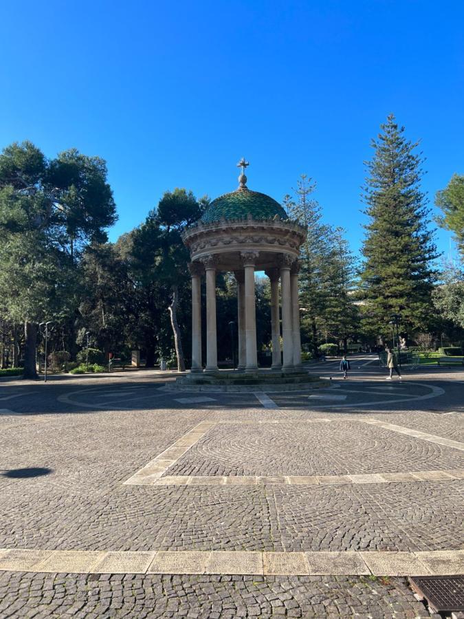 Suite Battisti 7 Lecce Bagian luar foto
