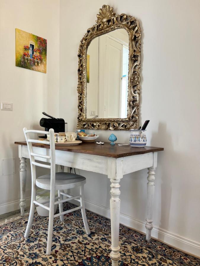 Suite Battisti 7 Lecce Bagian luar foto