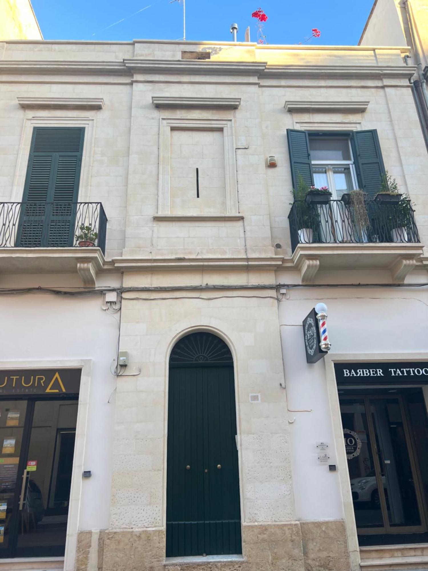 Suite Battisti 7 Lecce Bagian luar foto
