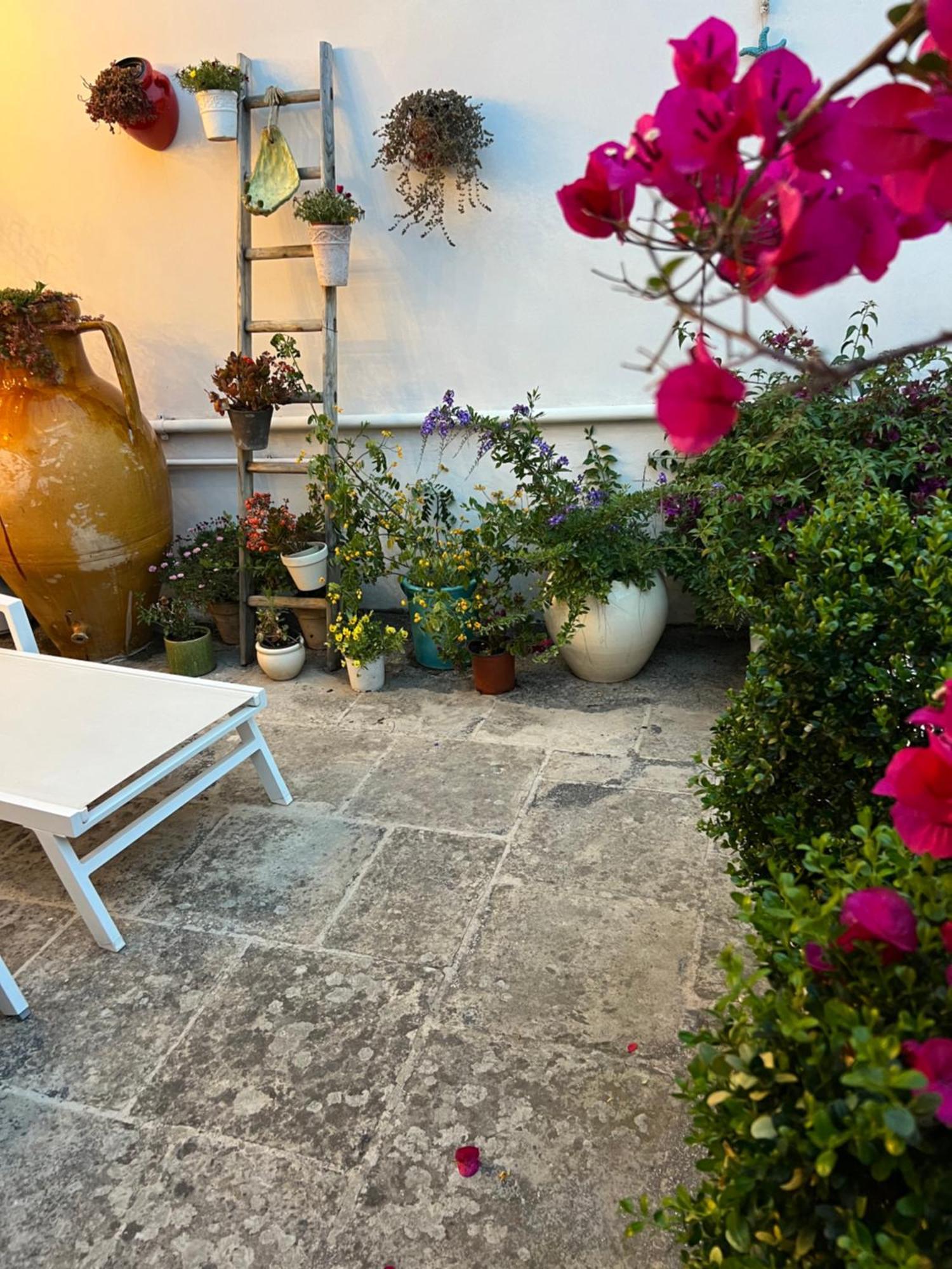 Suite Battisti 7 Lecce Bagian luar foto
