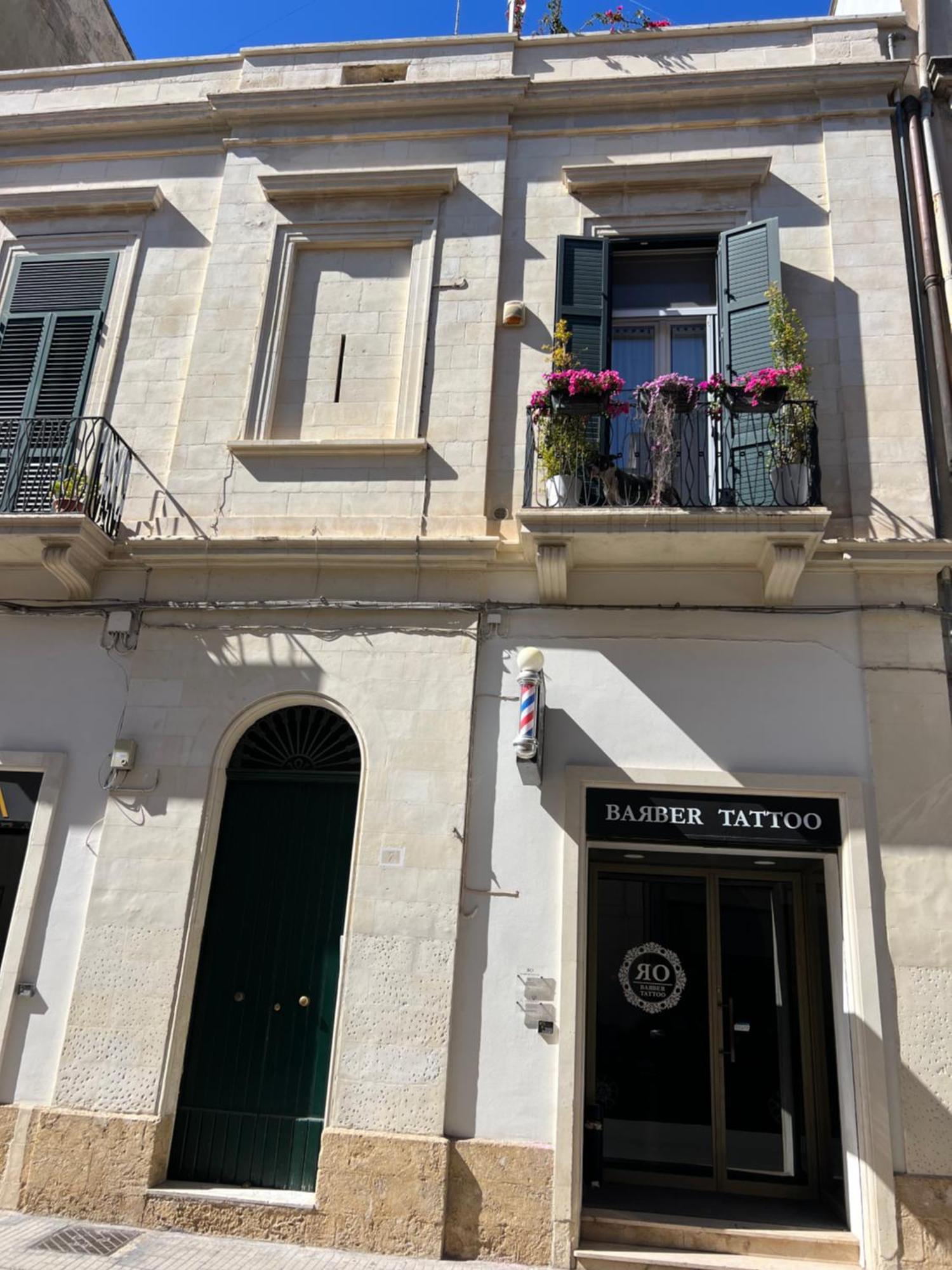Suite Battisti 7 Lecce Bagian luar foto
